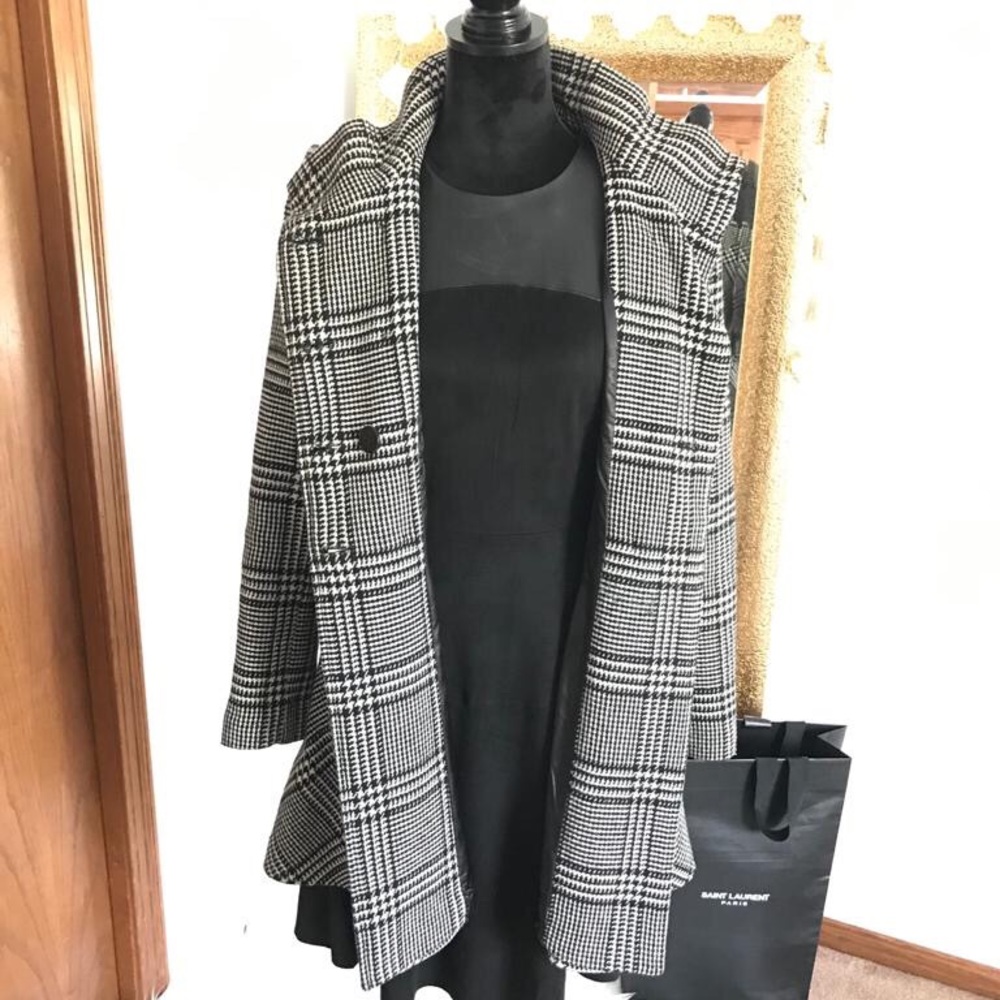 Gues Coat Black and White - Picture 12 of 16